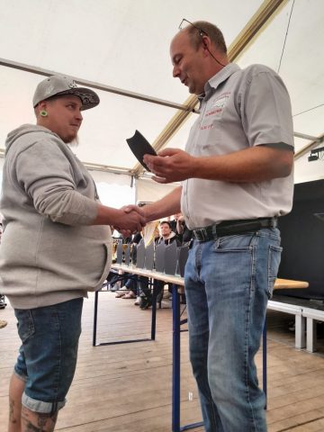 Opel-Fahrzeuge und Besucher bei den Opel Days 2024 in Garrel