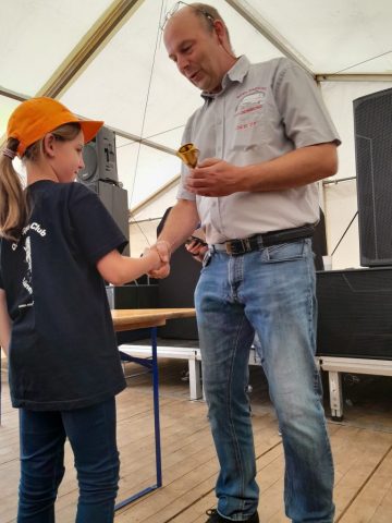 Opel-Fahrzeuge und Besucher bei den Opel Days 2024 in Garrel