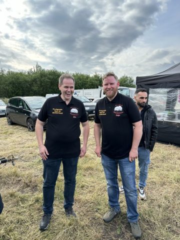 Opel-Fahrzeuge und Besucher bei den Opel Days 2024 in Garrel