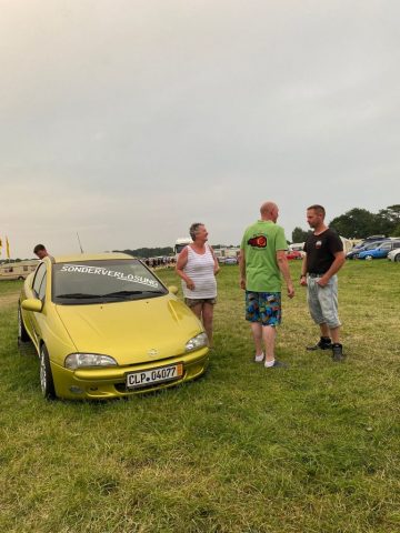 Gelber Show-Opel bei den Opel Days 2025 in Garrel