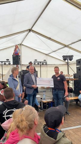 Spendenübergabe bei den Opel Days 2025 in Garrel